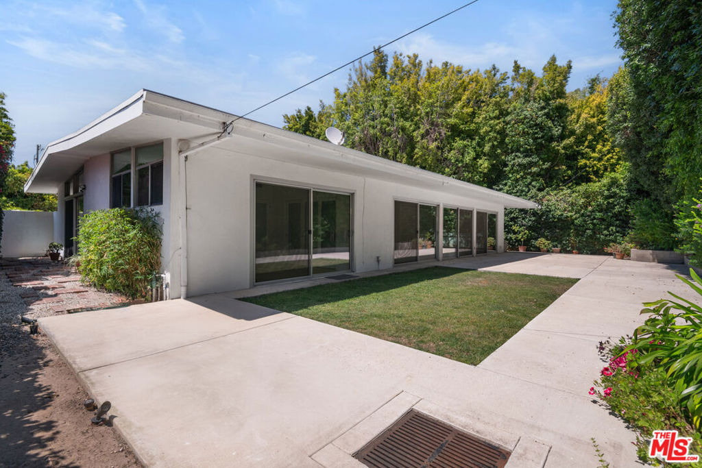 11770 Chenault Street - Photo 22