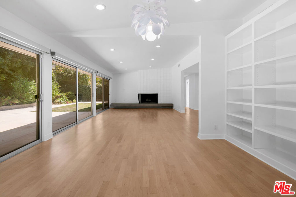 11770 Chenault Street - Photo 4