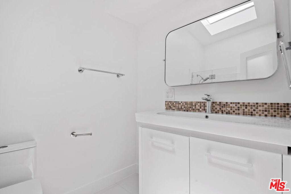 11770 Chenault Street - Photo 20