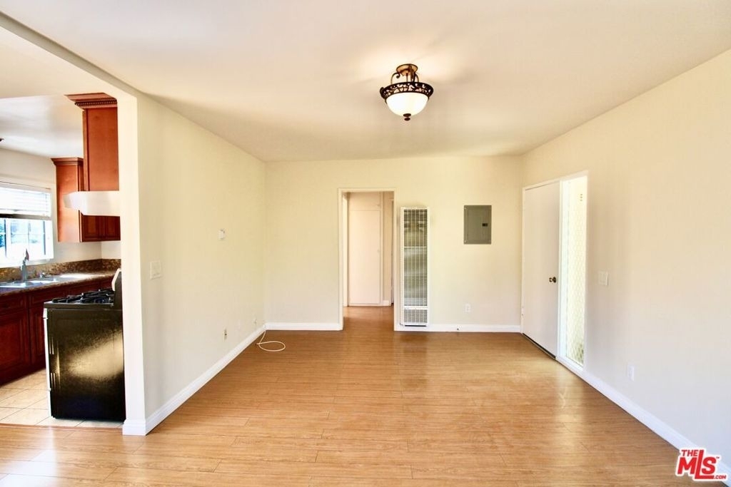 1319 E California Avenue - Photo 8
