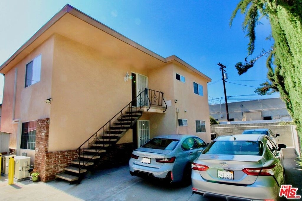 1319 E California Avenue - Photo 3