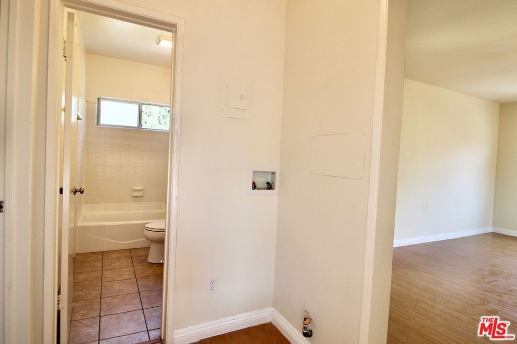 1319 E California Avenue - Photo 10