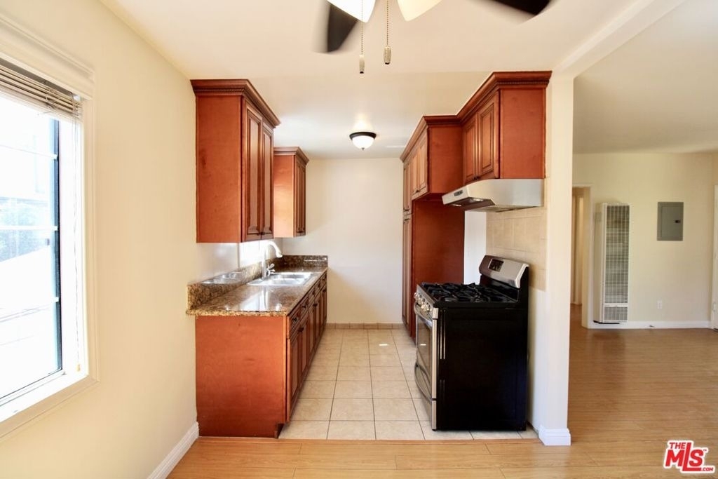 1319 E California Avenue - Photo 5