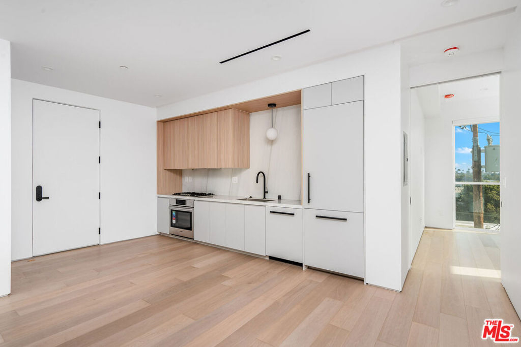 1136 N La Cienega Boulevard - Photo 7
