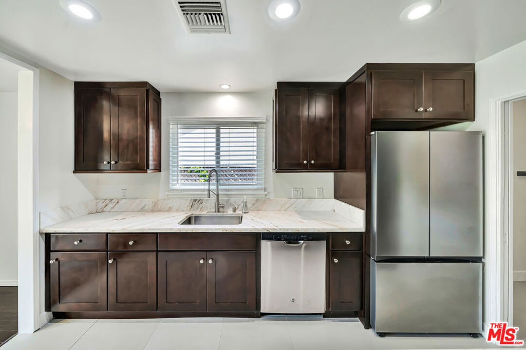 23008 Hamlin Street - Photo 2