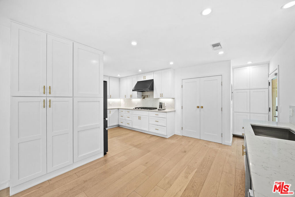9007 David Avenue - Photo 12