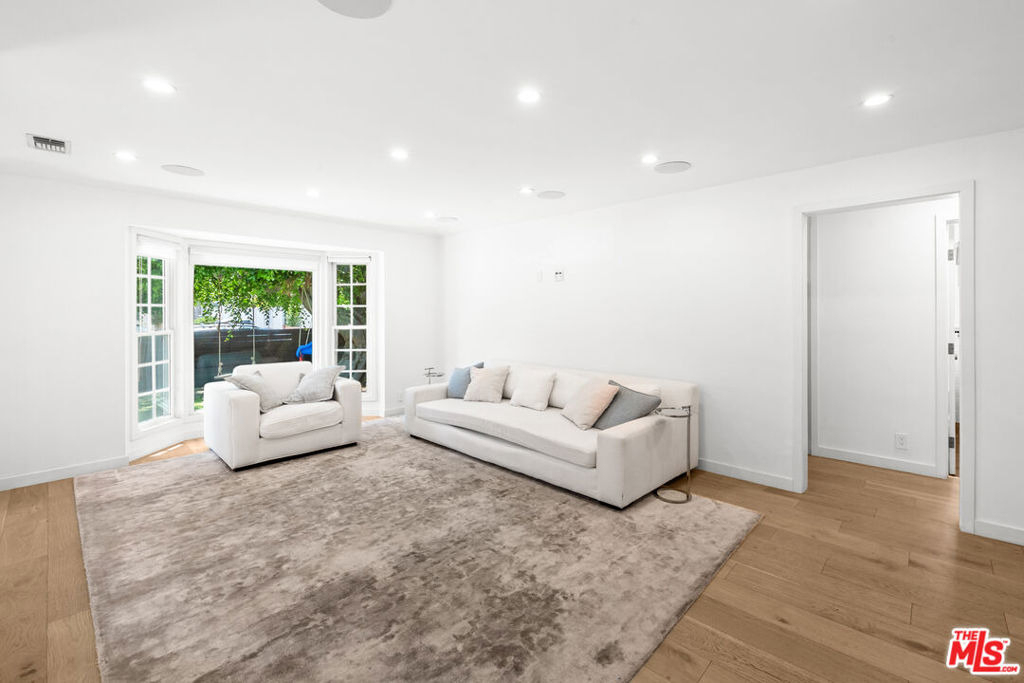 9007 David Avenue - Photo 2