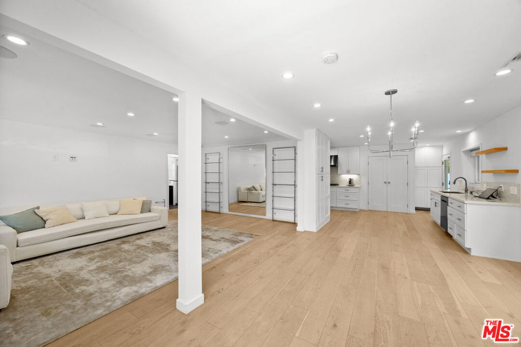 9007 David Avenue - Photo 1