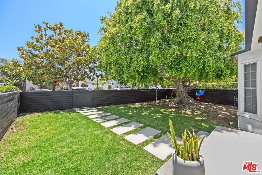 9007 David Avenue - Photo 38