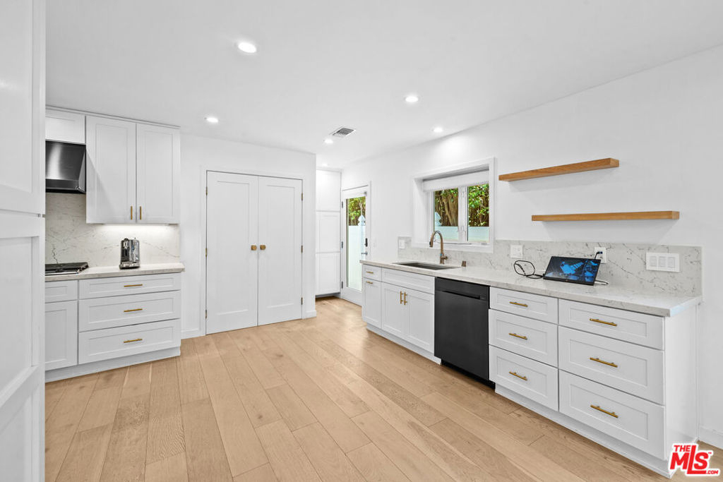 9007 David Avenue - Photo 11