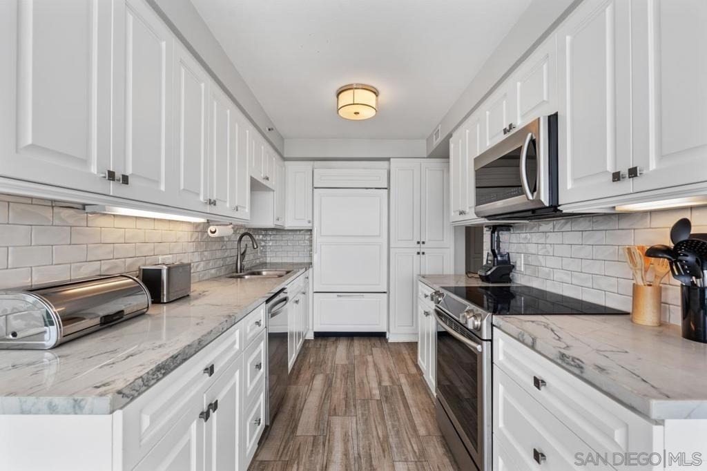 1810 Avenida Del Mundo - Photo 18