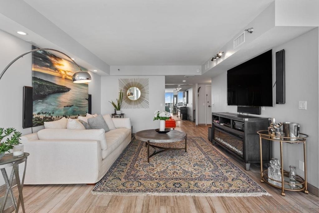 1810 Avenida Del Mundo - Photo 6