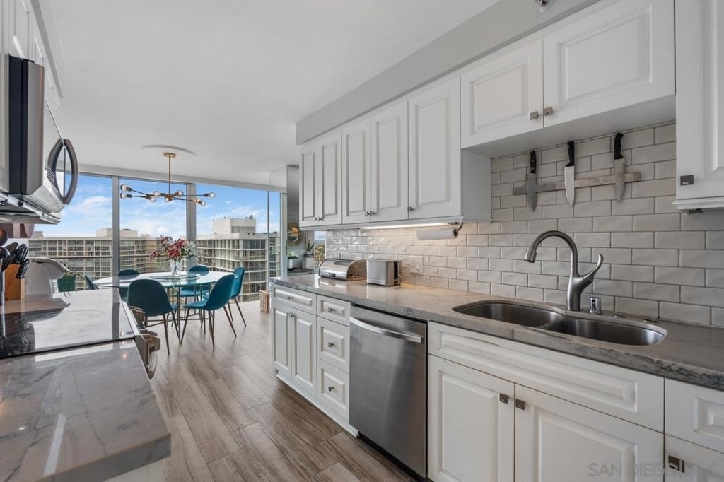 1810 Avenida Del Mundo - Photo 22