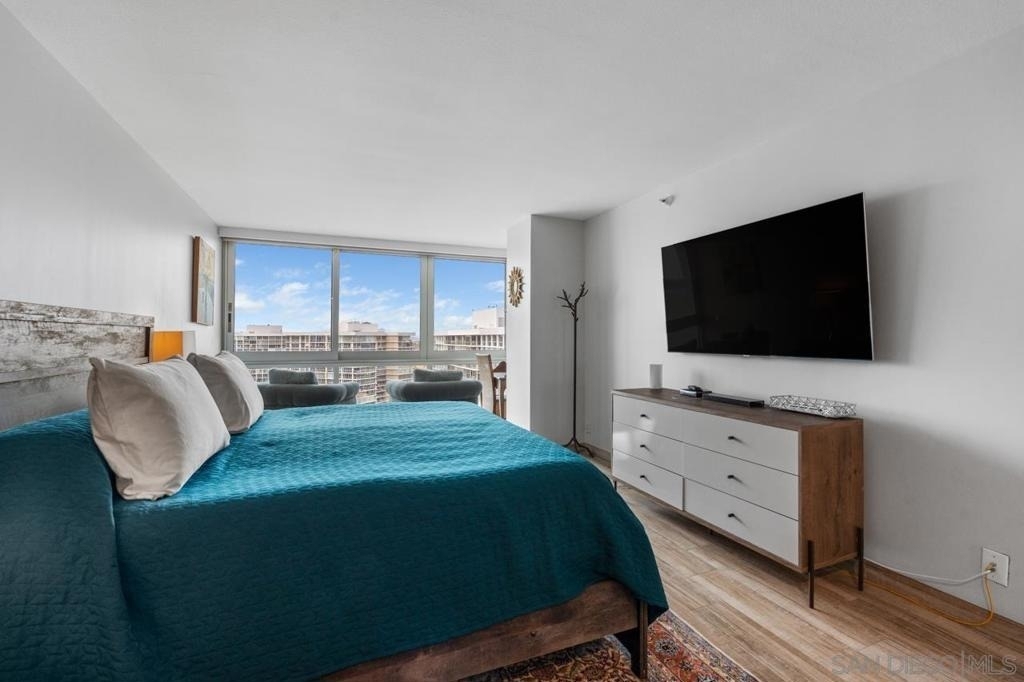 1810 Avenida Del Mundo - Photo 24