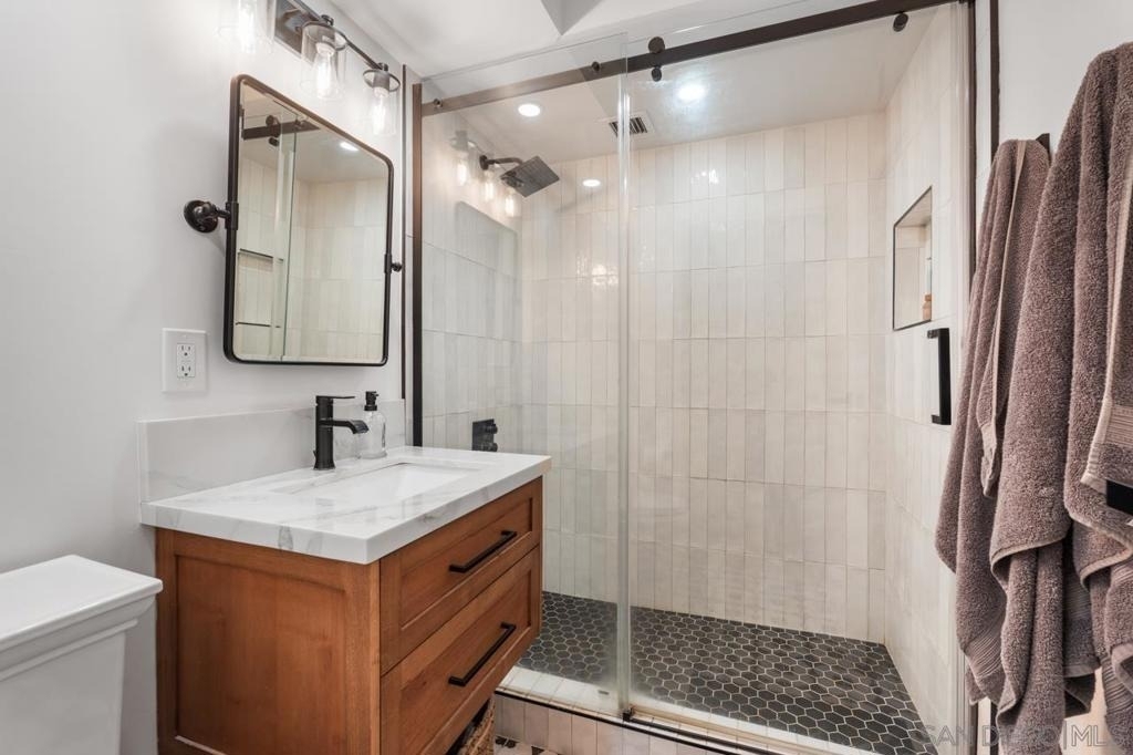 500 W Harbor Dr. - Photo 19