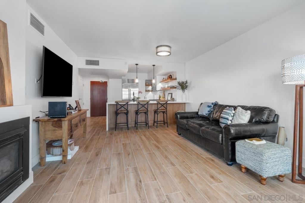 500 W Harbor Dr. - Photo 11
