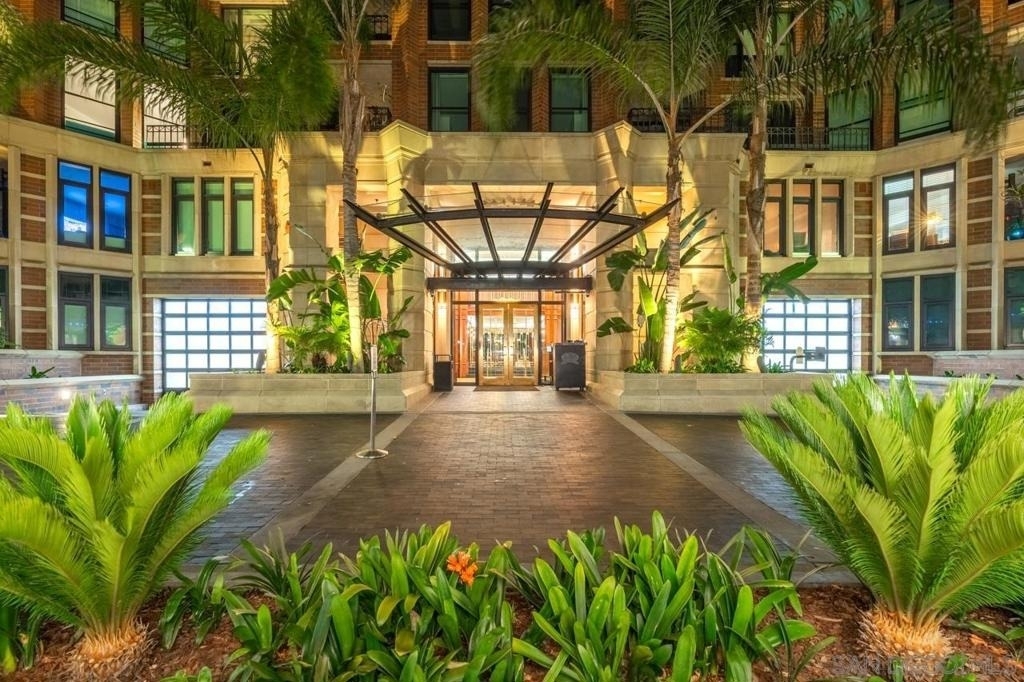 500 W Harbor Dr. - Photo 31
