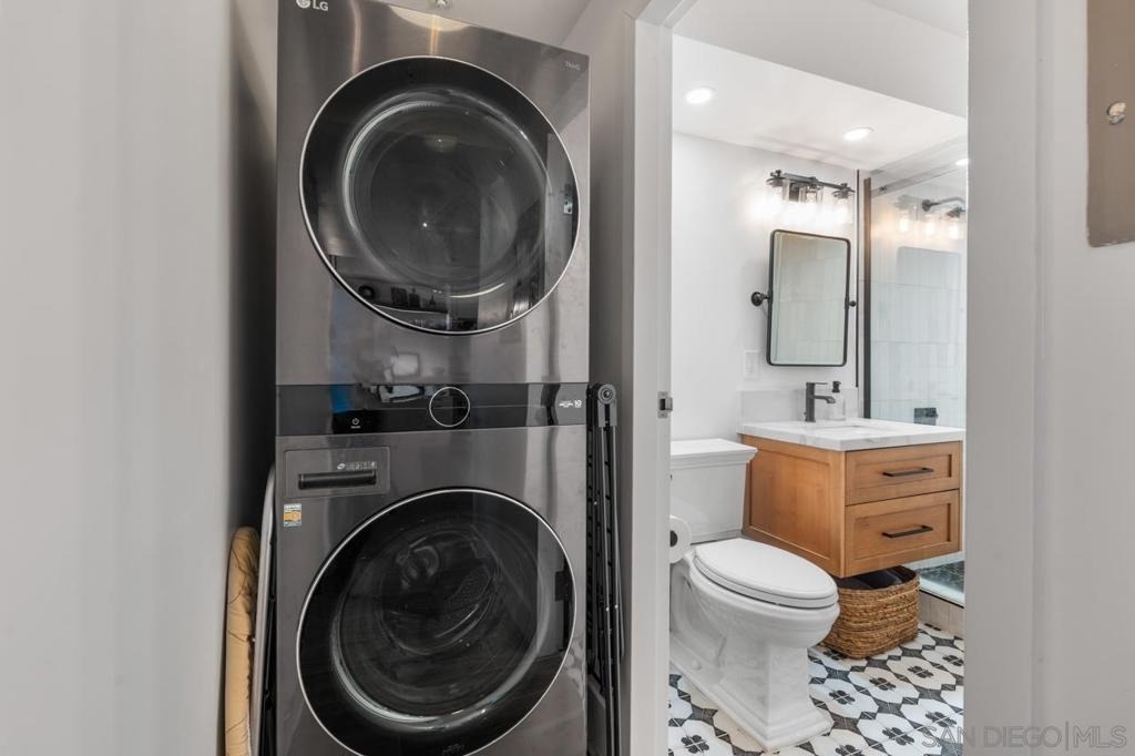 500 W Harbor Dr. - Photo 18
