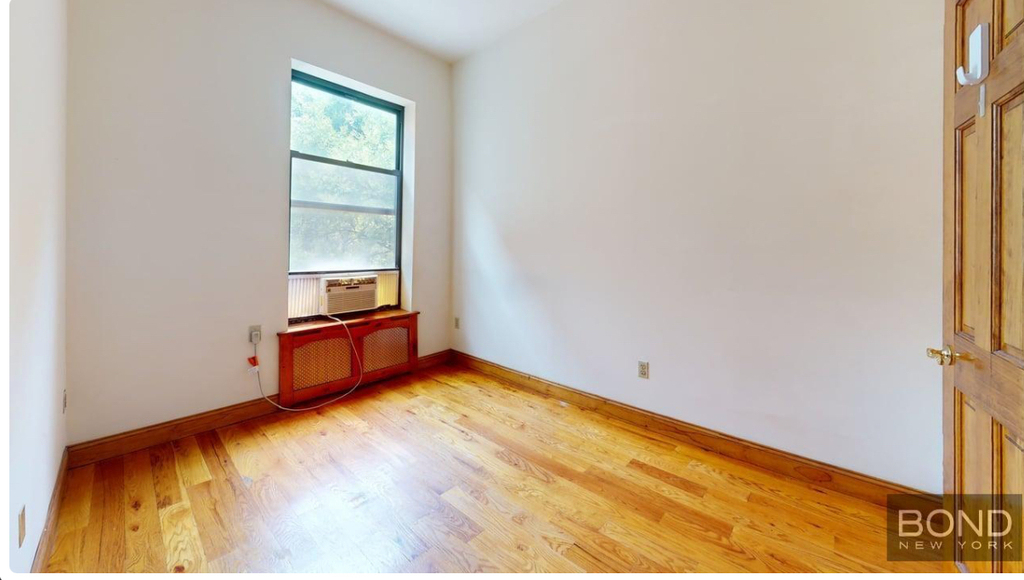 West 83rd Street - Photo 6