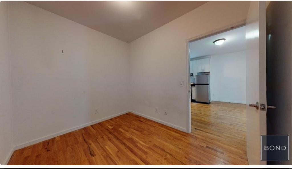West 51th  Street  - Photo 9