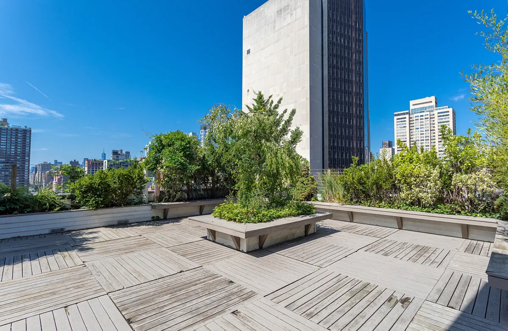 East 38th Street  - Photo 15