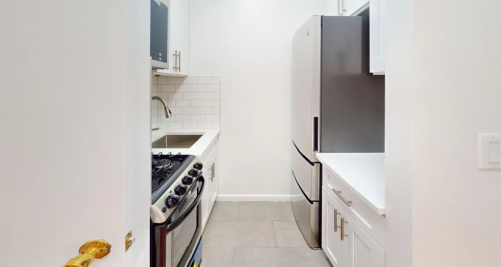 East 74th Street - Photo 3