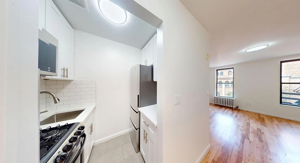 East 74th Street - Photo 4