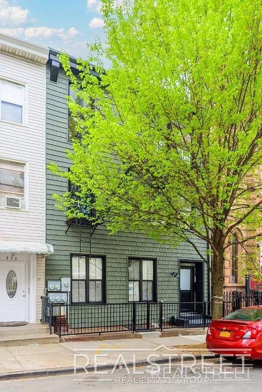 234 24th St - Photo 6