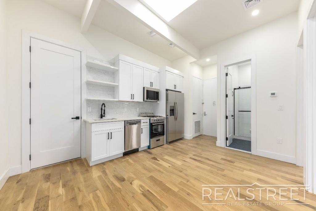 234 24th St - Photo 0