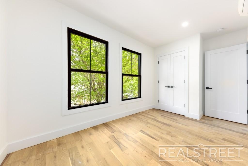 234 24th St - Photo 2
