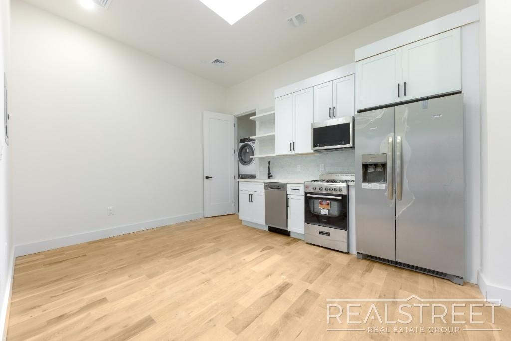 234 24th St - Photo 1