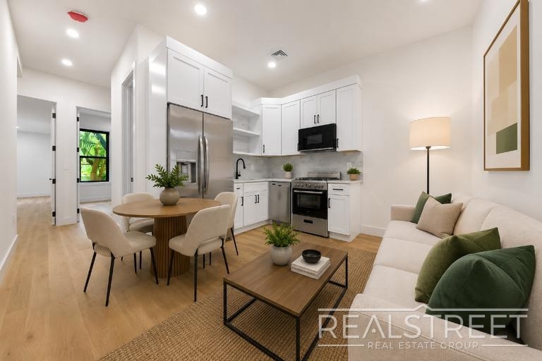 246 Vernon Ave - Photo 1