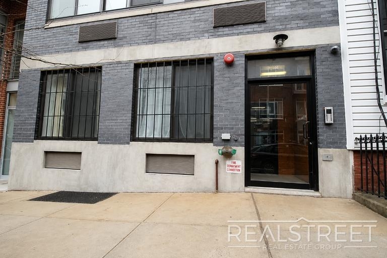 324 Melrose Street - Photo 8