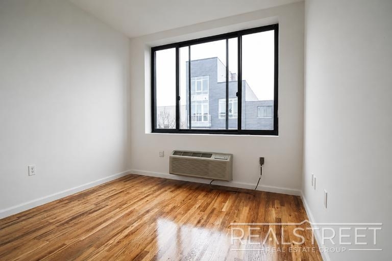 324 Melrose Street - Photo 4