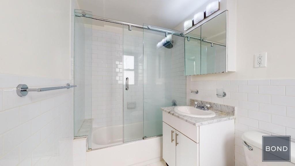 East 69th Street - Photo 4