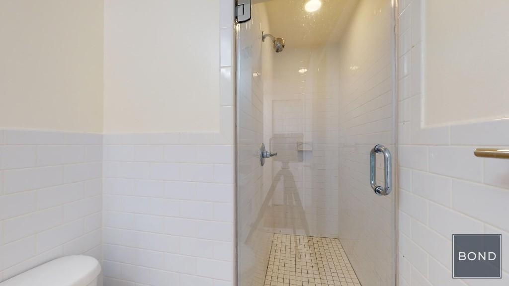 East 69th Street - Photo 5