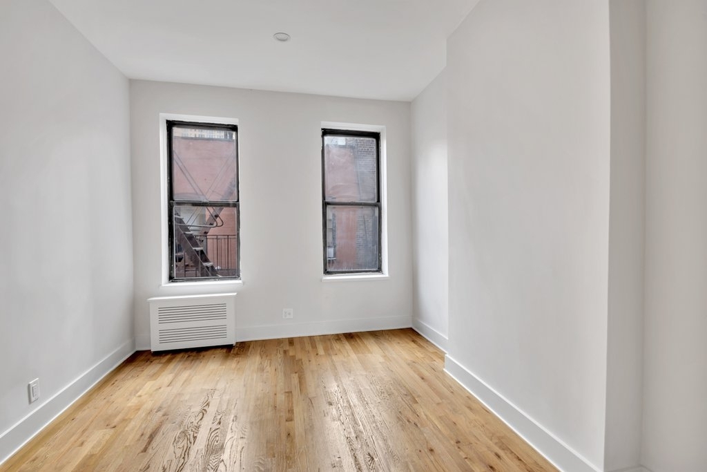 West 45th Street - Photo 4