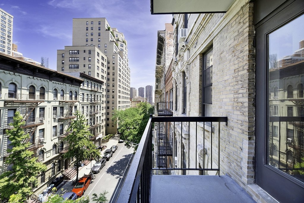 East 25th Street - Photo 0