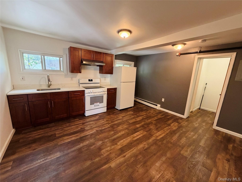 125 Wickham Avenue - Photo 1