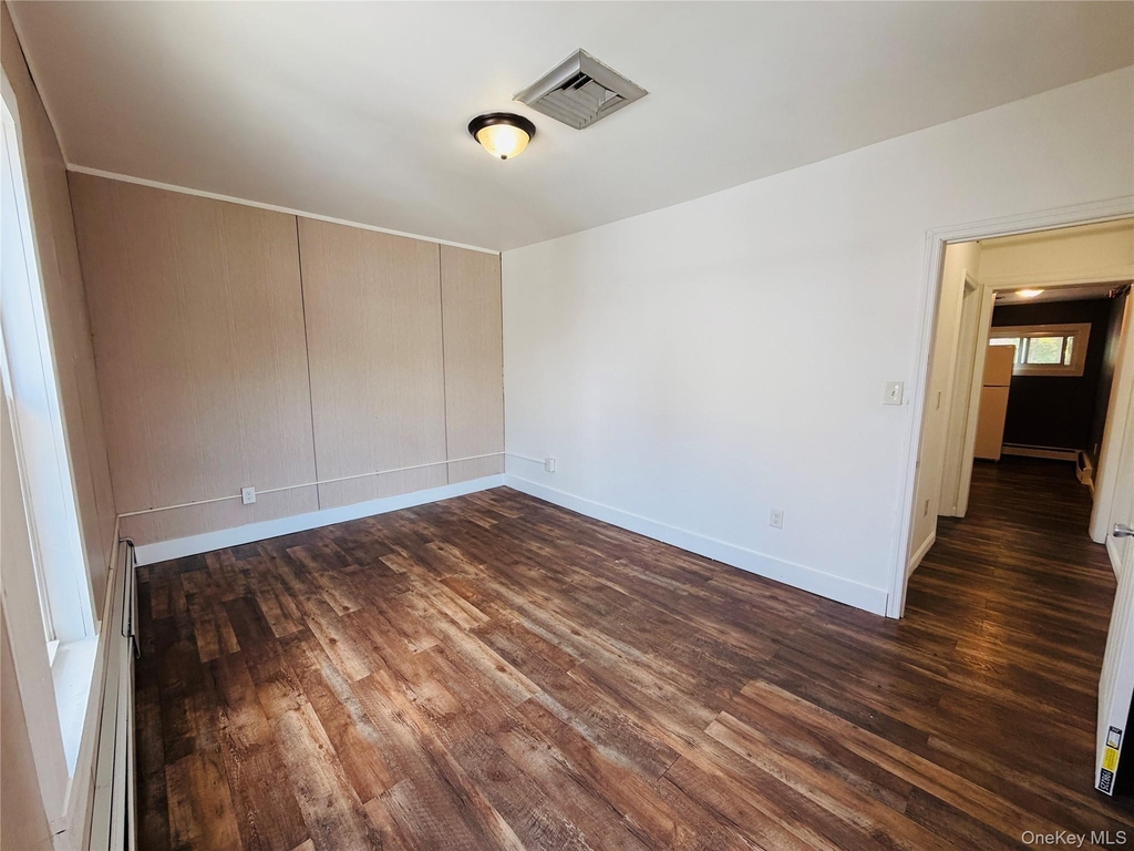 125 Wickham Avenue - Photo 2