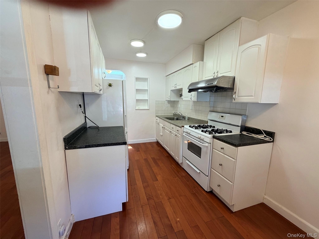 57-34 163rd Street - Photo 4