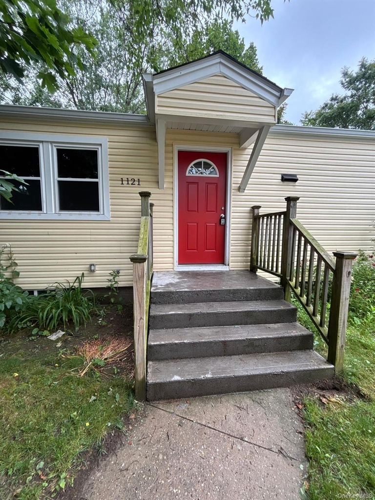 1121 Woodcrest Avenue - Photo 1