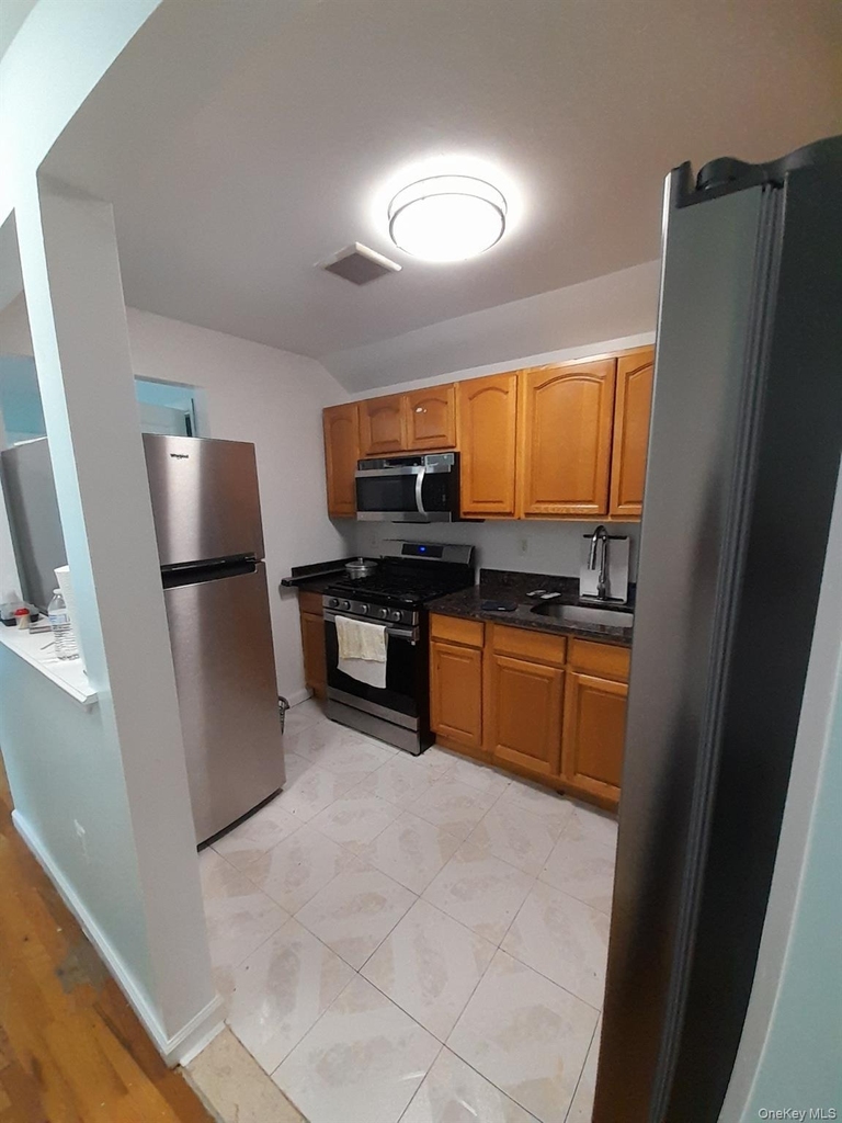 176-34 133rd Avenue - Photo 3