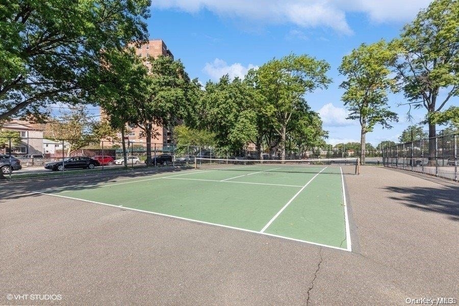 61-20 Grand Central Parkway - Photo 2
