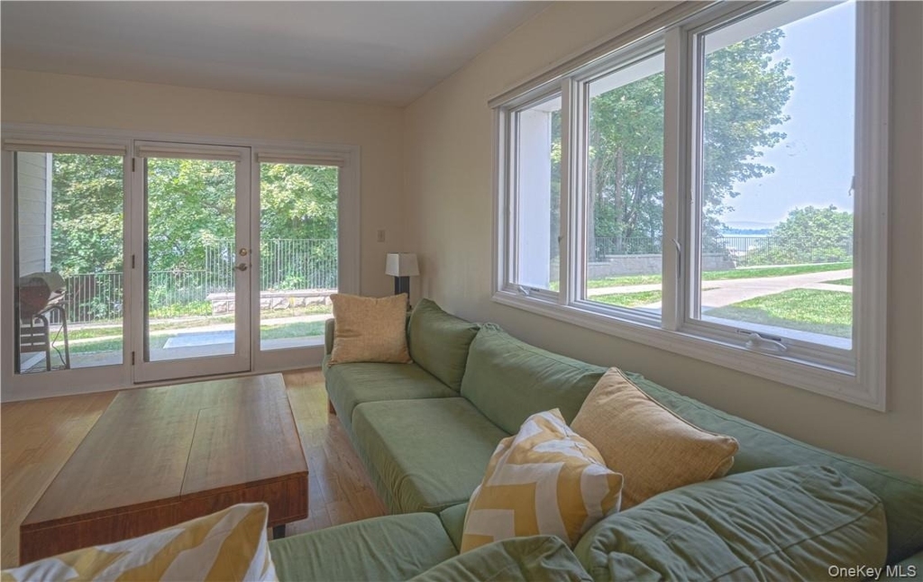16 Hudson Point Lane - Photo 8
