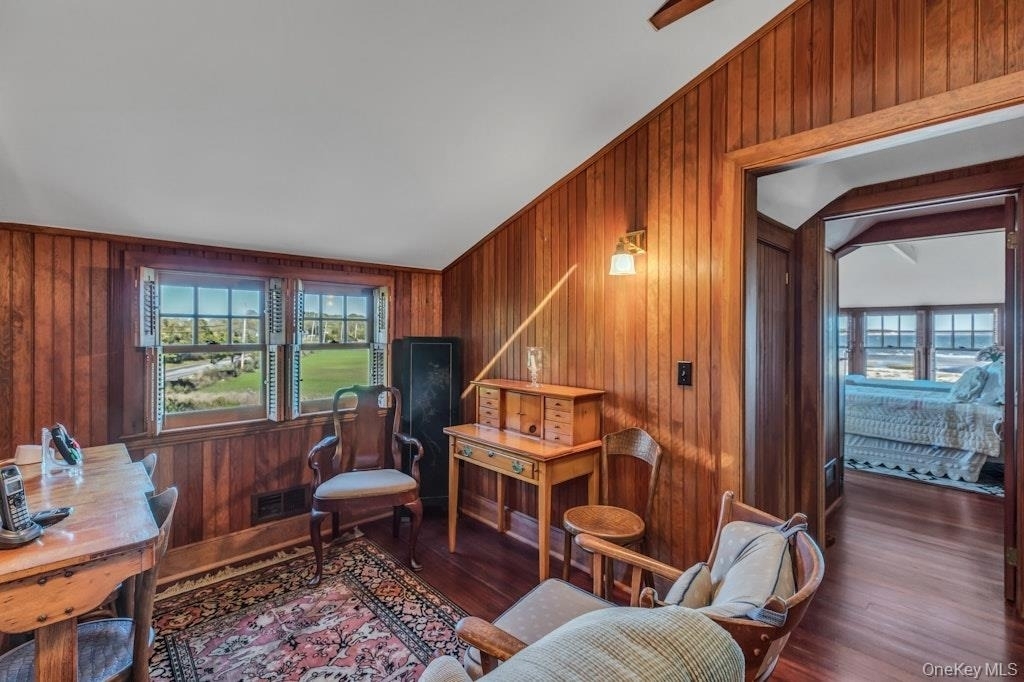 10450 New Suffolk Avenue - Photo 13