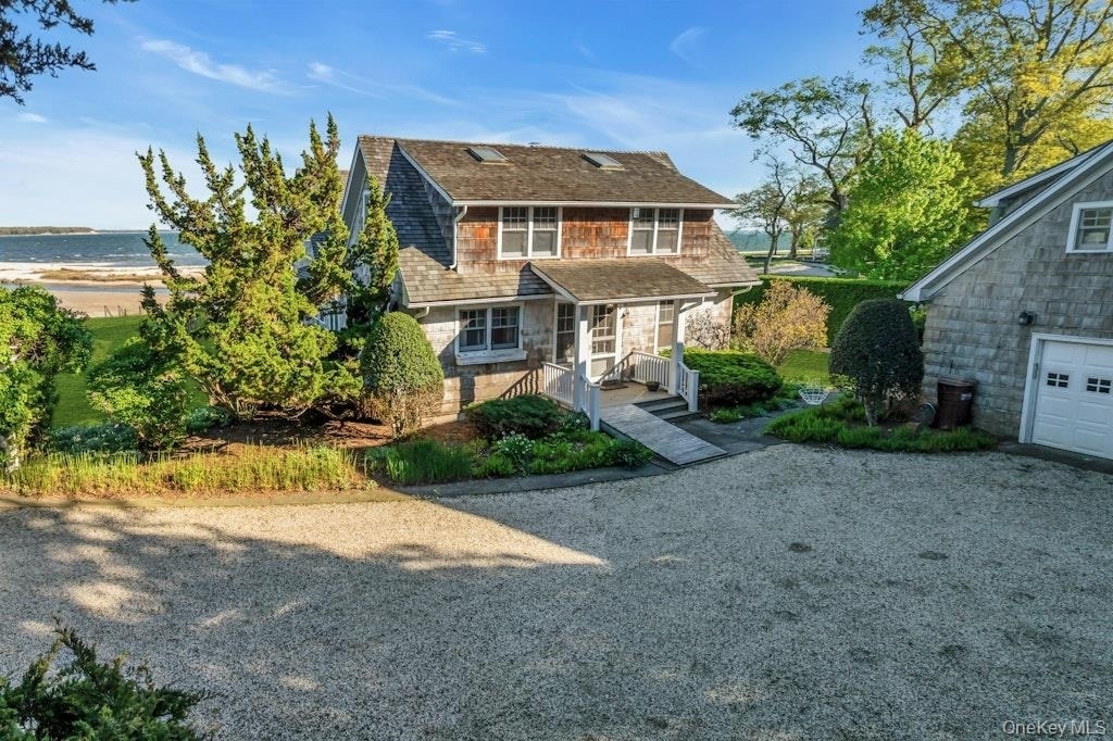 10450 New Suffolk Avenue - Photo 3