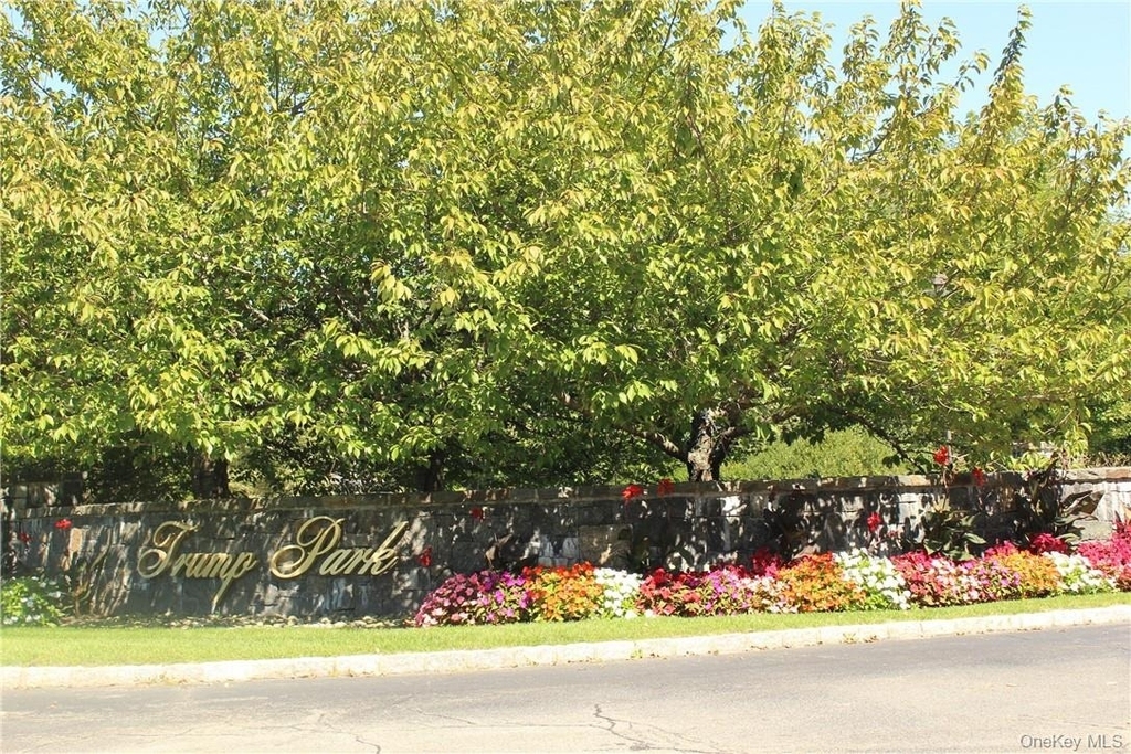 405 Trump Park - Photo 1