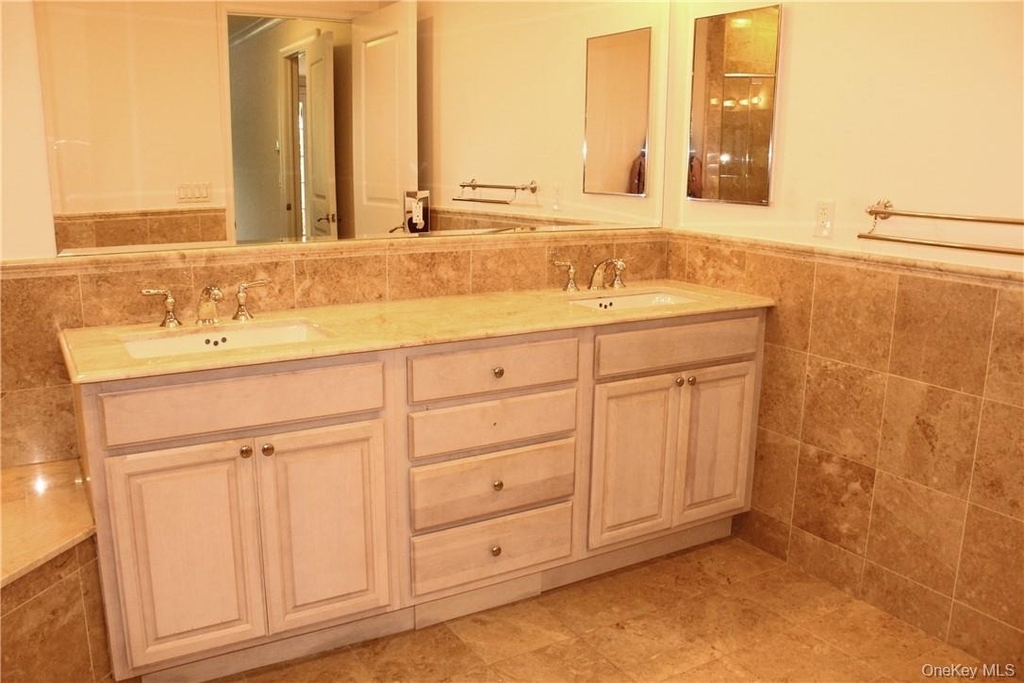 405 Trump Park - Photo 19