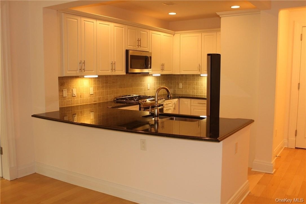 405 Trump Park - Photo 12